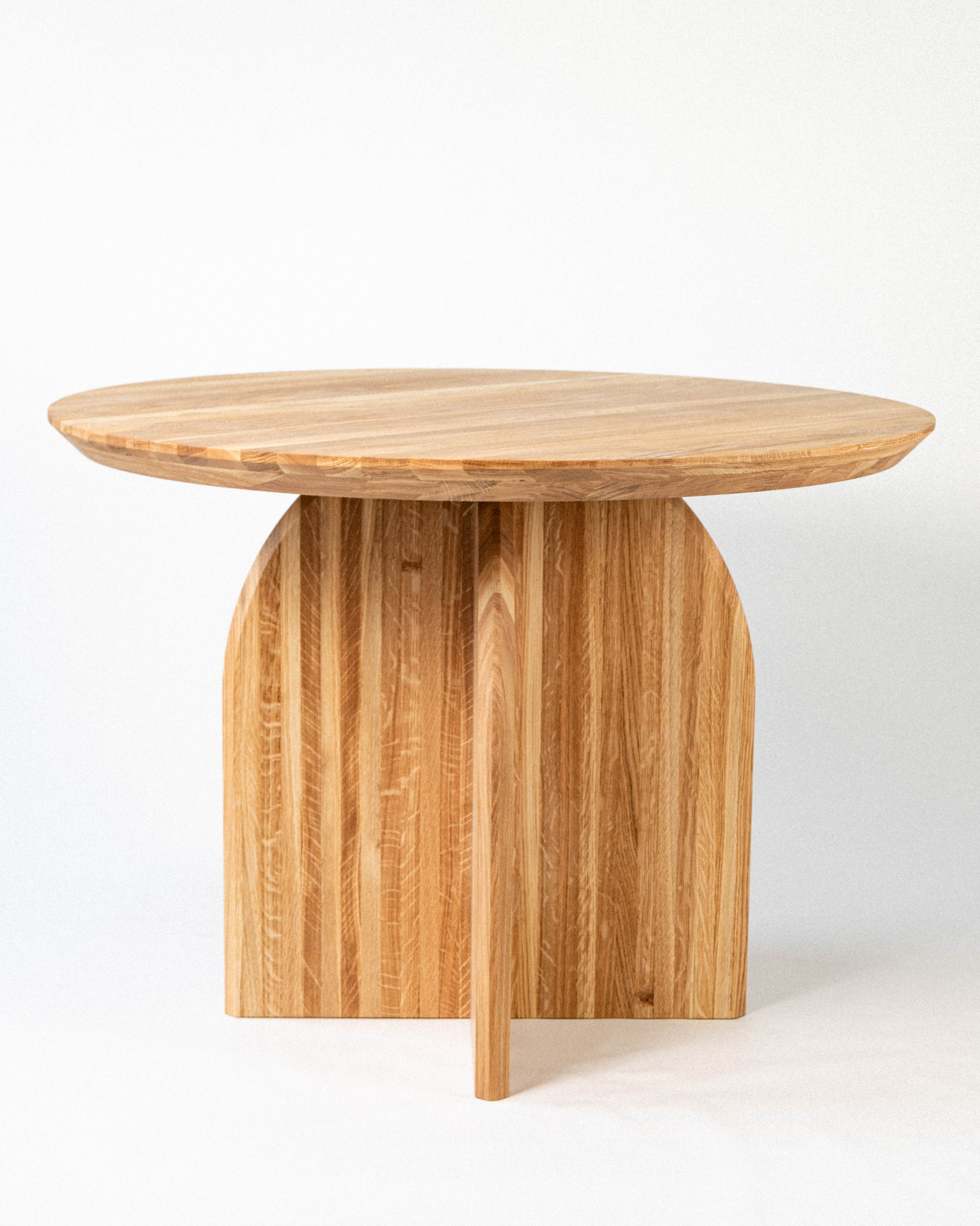 Stół 01 – okrągły stół dębowy