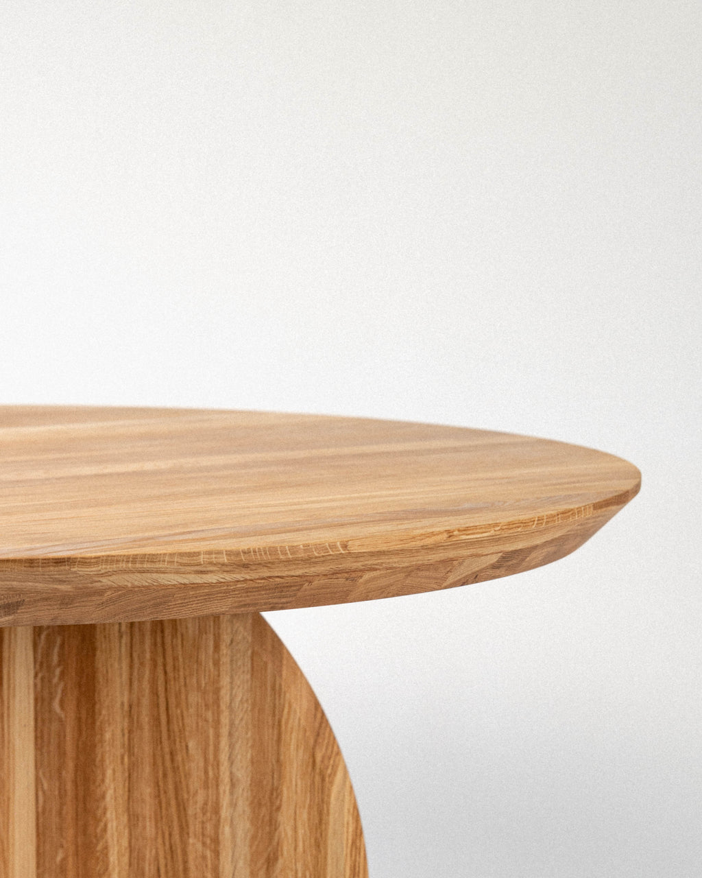 Stół 01 – okrągły stół dębowy